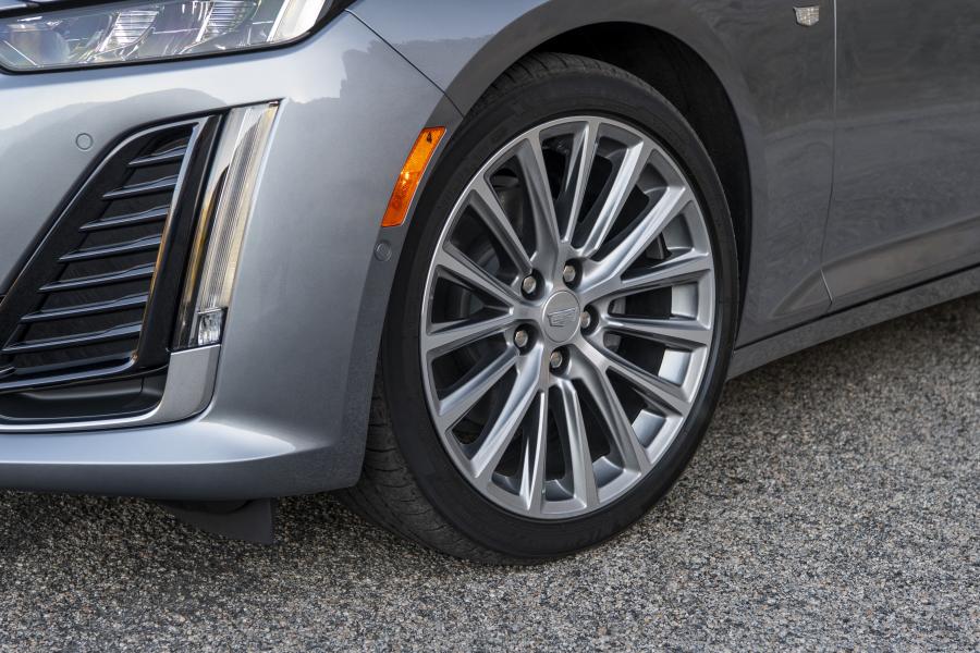 Колеса Cadillac CT5 Premium Luxury 2019 года  (фото 6 из 16)